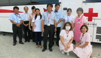 Staff from the Red Cross and the OIST Health Center (June 19, 2013)