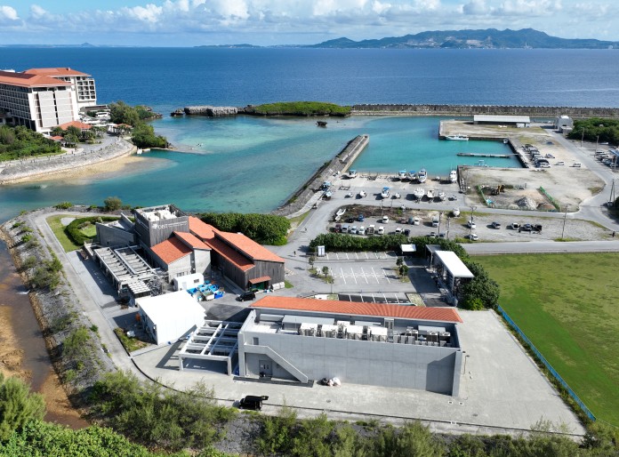 SeaneXus_building_inSeragakiPort