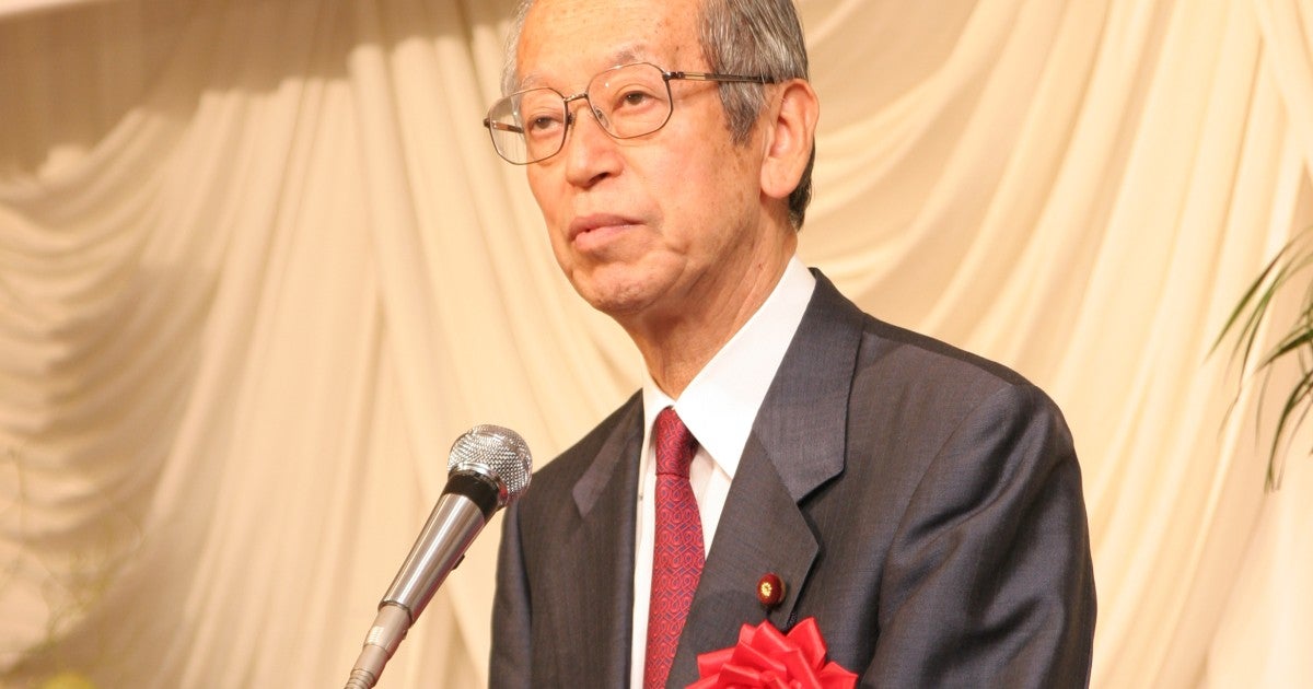 Mr. Koji Omi, making remarks at the ceremony for The Okinawa Institute ...